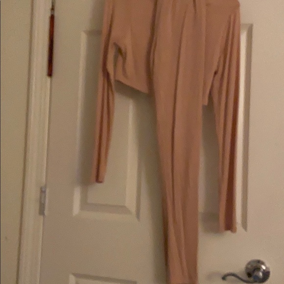 Nude Set - Picture 2 of 3